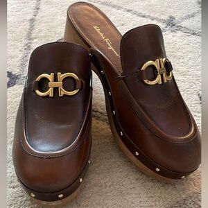 Ferragamo clogs size 6